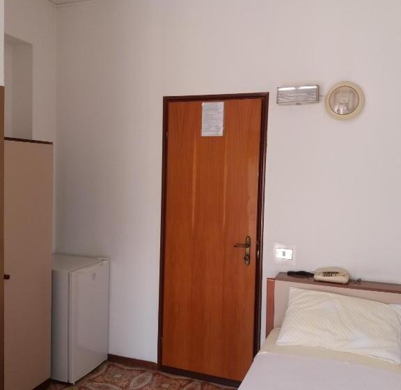 בית מלון כפרי Albergo Europa