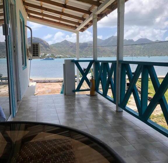 هتل Miss Francia´s Home