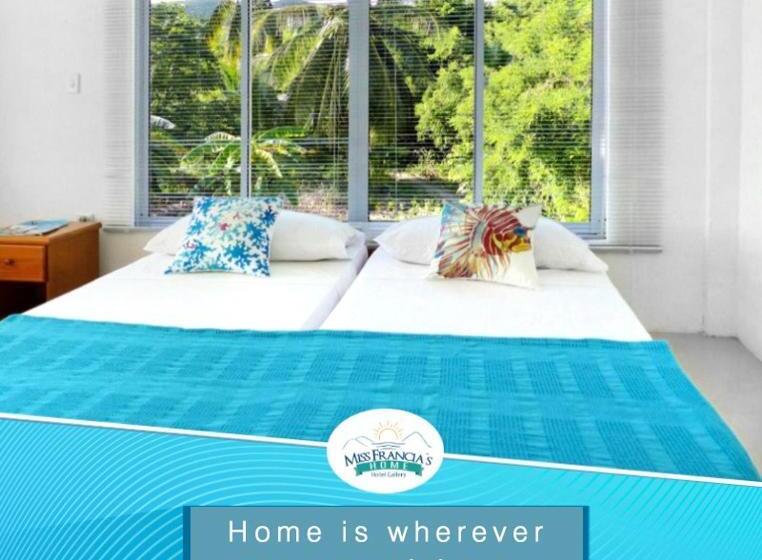 هتل Miss Francia´s Home