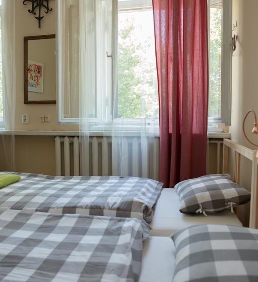 25 Hours Hostel