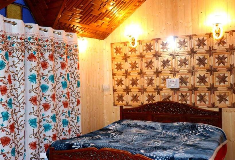 Bed and Breakfast House Boat New Pala Palace