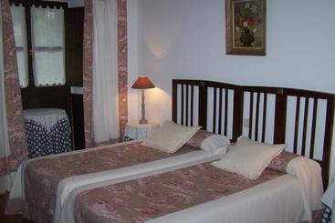 تختخواب و صبحانه Posada De Muño