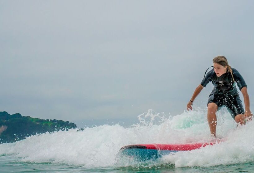 مبيت وإفطار Surf Camp San Sebastian Partyhostel