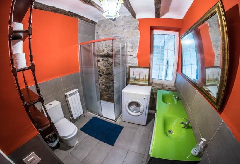 مبيت وإفطار Surf Camp San Sebastian Partyhostel