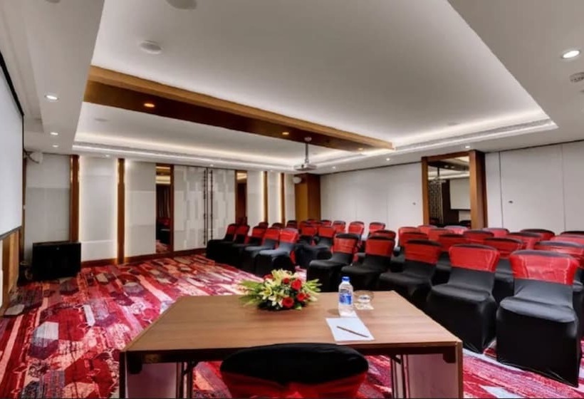 בית מלון כפרי The Fern Goregaon