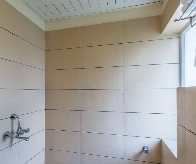 هتل Treebo Nestlay Airport Alandur