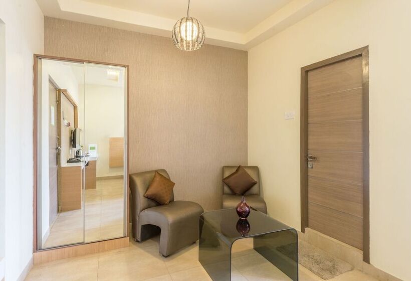 هتل Treebo Nestlay Airport Alandur