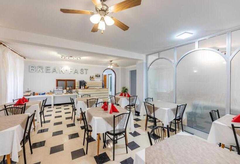 هتل Villa Adriana