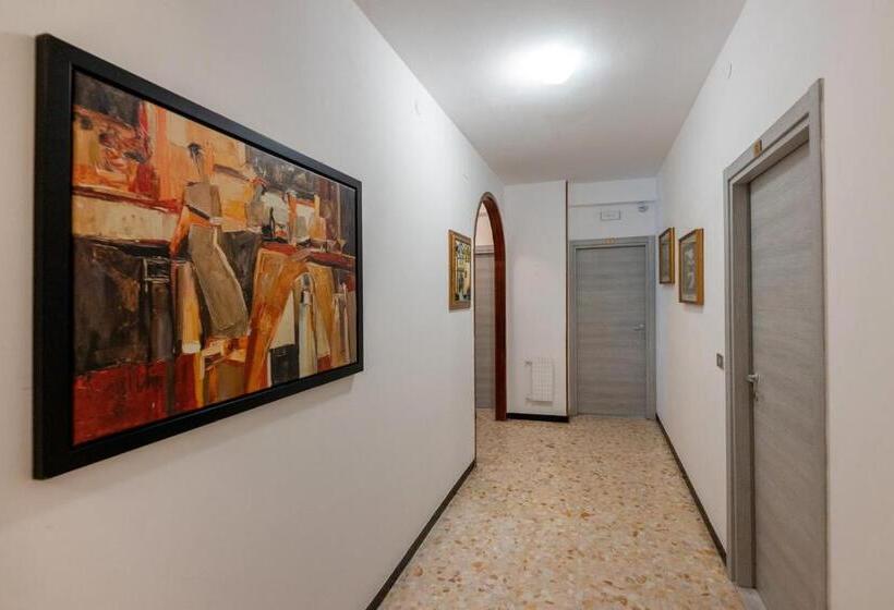 هتل Villa Adriana