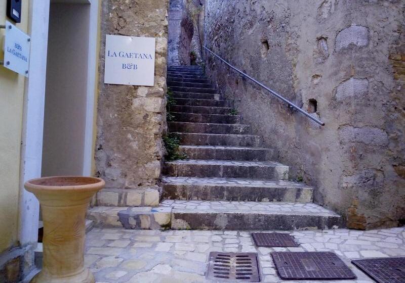 تختخواب و صبحانه La Gaetana