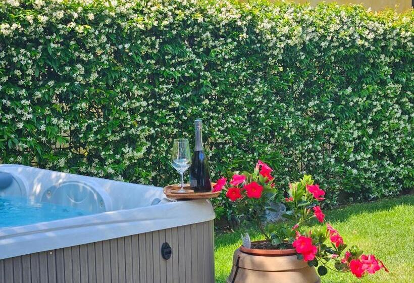 تختخواب و صبحانه La Rocca Maison De Charme