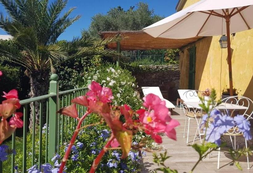 تختخواب و صبحانه La Rocca Maison De Charme