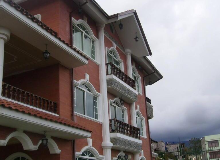 هتل Hostal Mirador De Otavalo