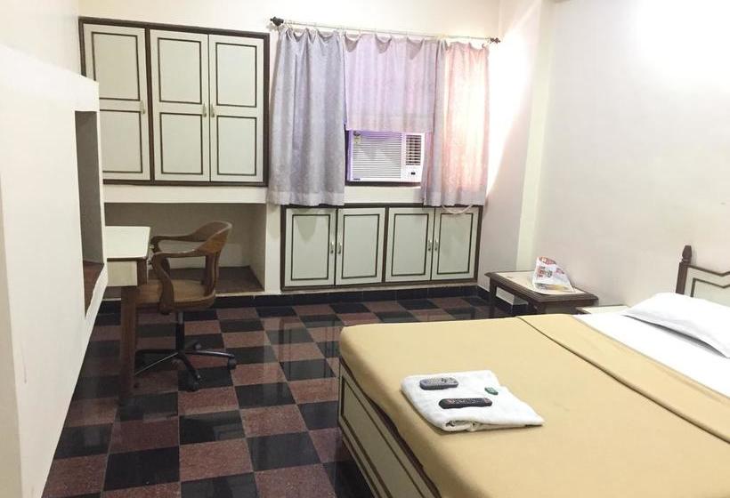 酒店 Royale Inn