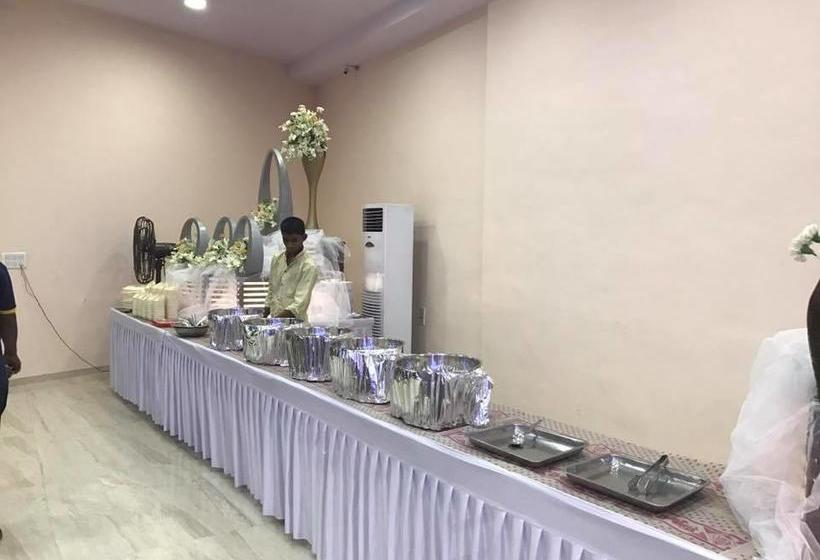 酒店 Royale Inn