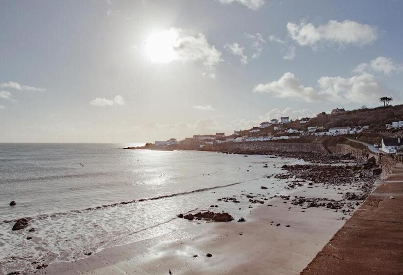 فندق The Bay