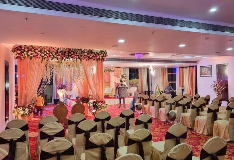 ホテル The Kannelite