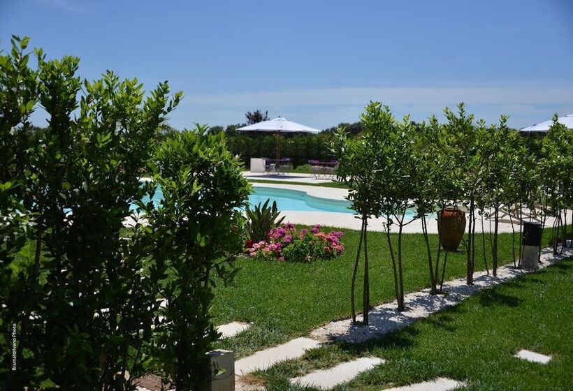 Bed and Breakfast Le Scuderie  Castello Monaci