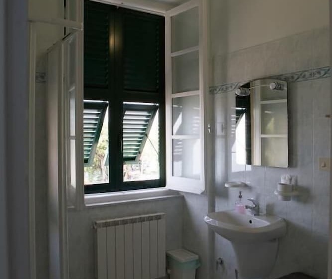 تختخواب و صبحانه Al Piccolo Scoglio   Room & Breakfast