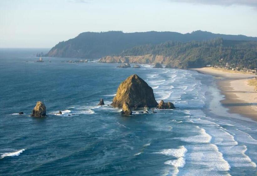 تختخواب و صبحانه Arch Cape Inn And Retreat