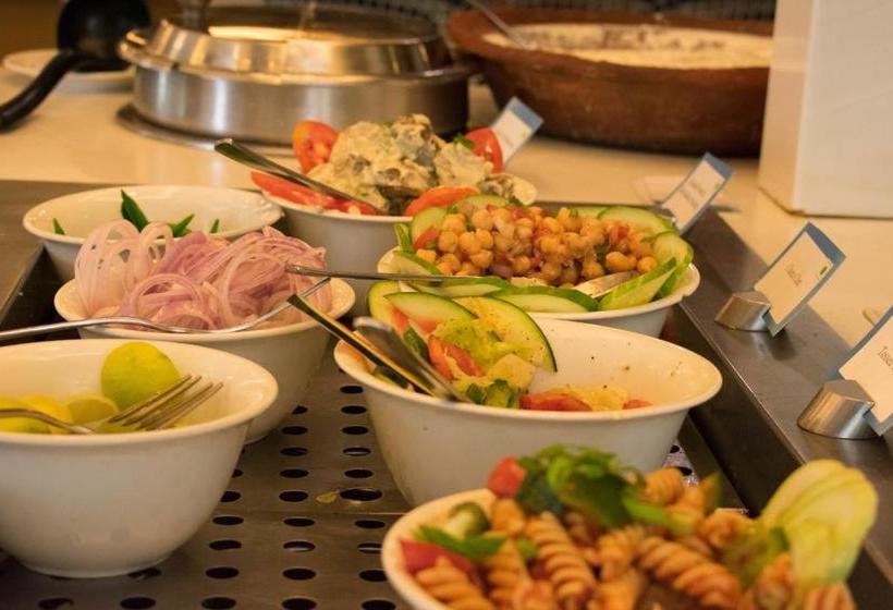 Отель Charu Palace