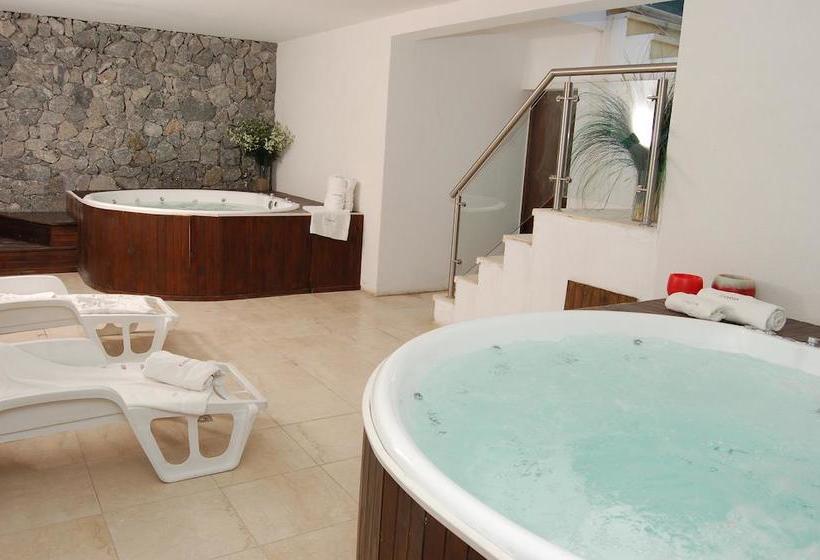 استراحتگاه Careyes Villa De Mar & Spa