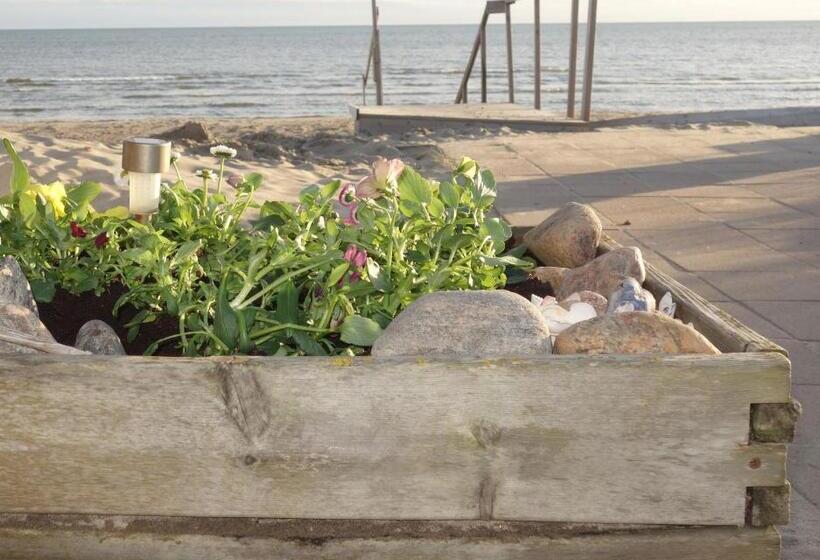 تختخواب و صبحانه Flipflop Beach Bar & Rooms