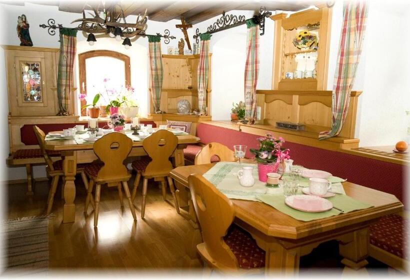 ベッドアンドブレックファースト Hauslhof