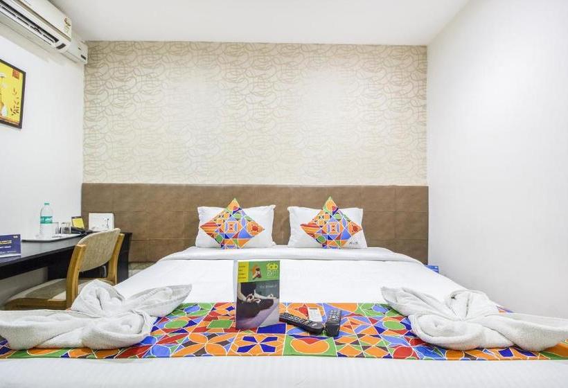 בית מלון כפרי Fab 4 Seasons Silk Board