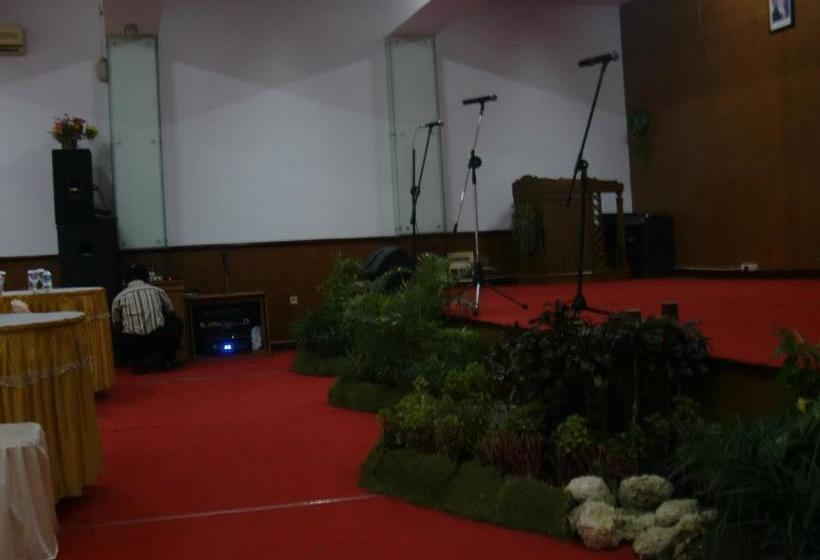 هتل Captial O 2205  3 Intan