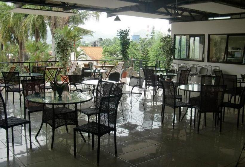 هتل Captial O 2205  3 Intan