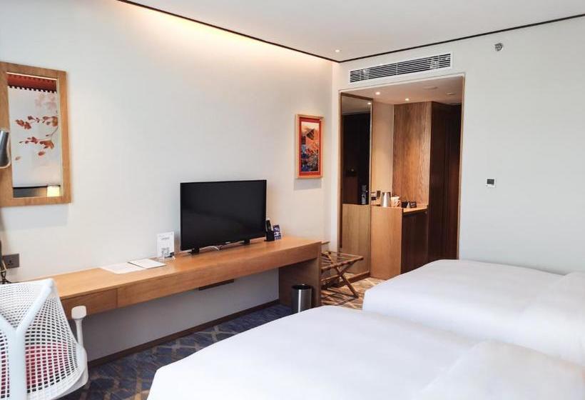 هتل Hilton Garden Inn Shangrila