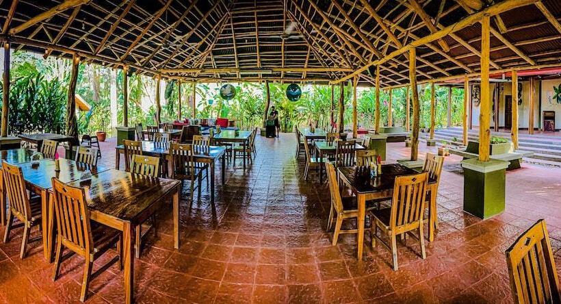 Jaco Hotel Docelunas