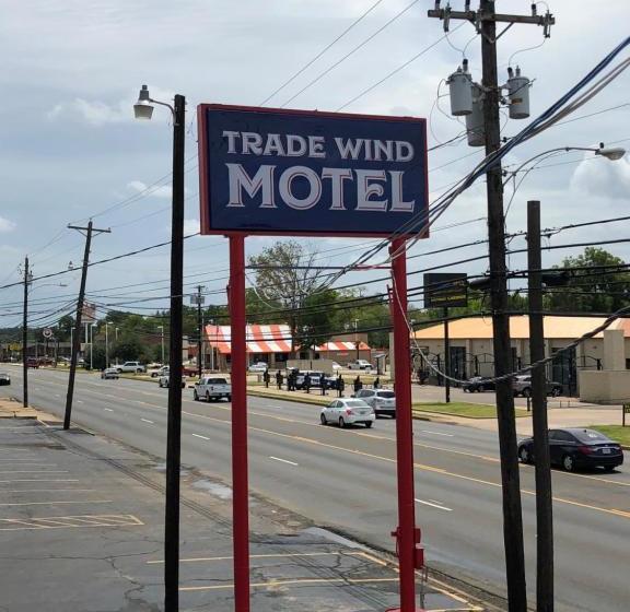 Trade Wind Motel