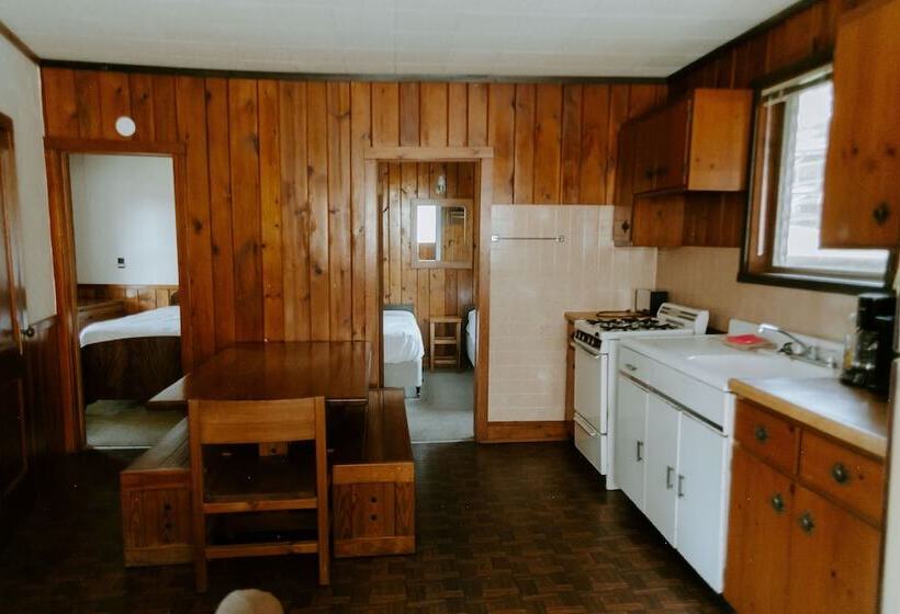 リゾートホテル Silver Rapids Lodge