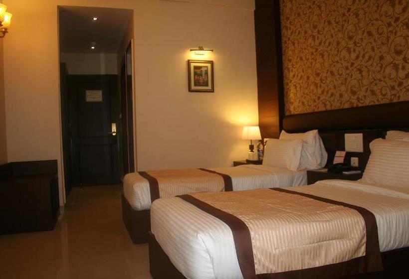 منتجع The Royal Retreat