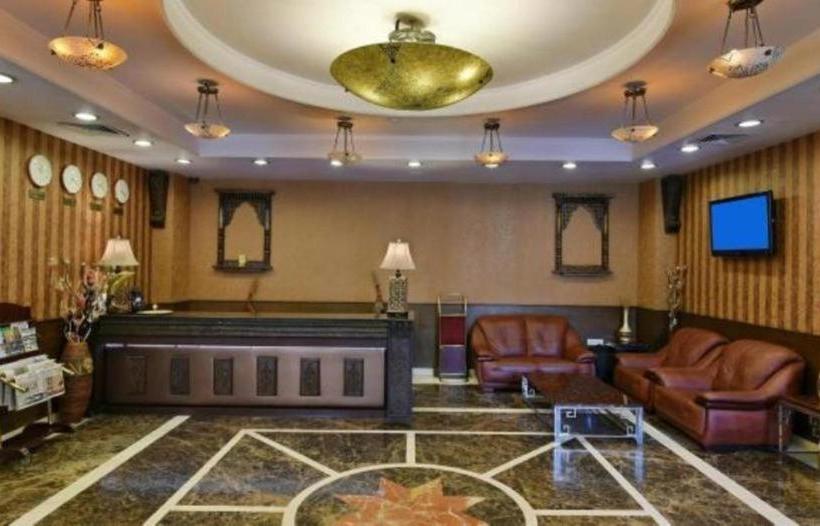 منتجع The Royal Retreat