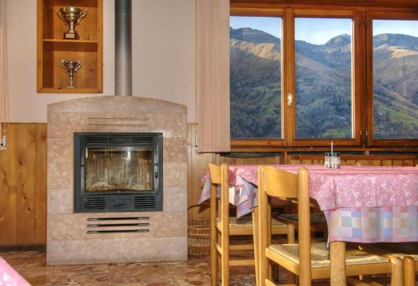 בית מלון כפרי Albergo De Jean