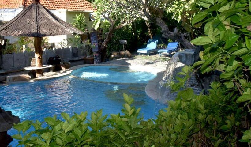 Amed Cafe & Hotel Kebun Wayan