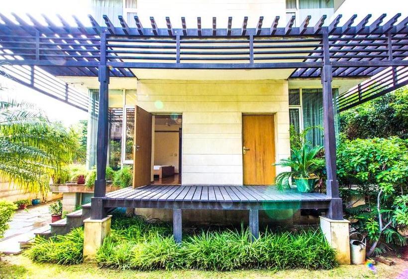 Отель Fab Raj Darbar Iffco