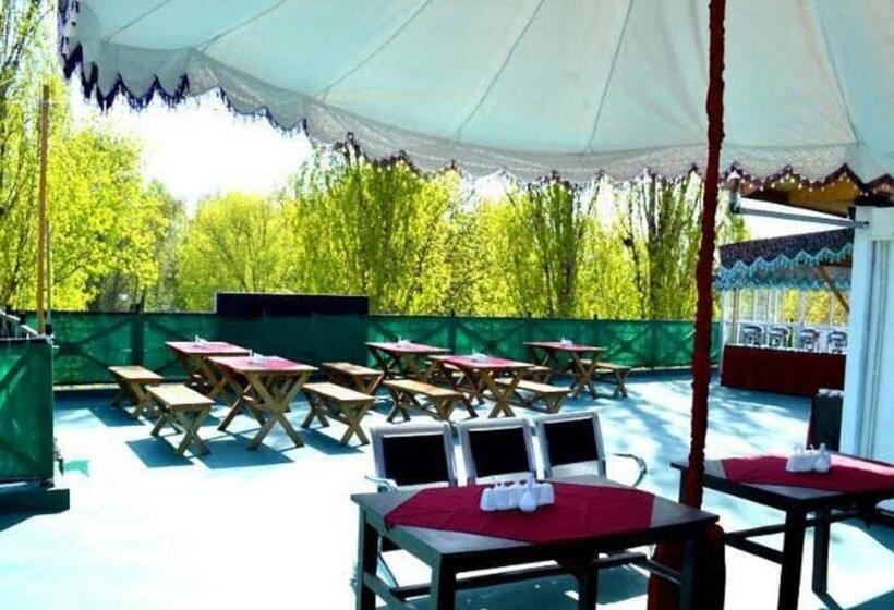 Hotel Green Leaf Srinagar