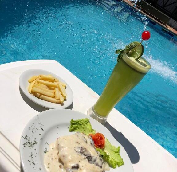 هتل Verano Resort San Gil