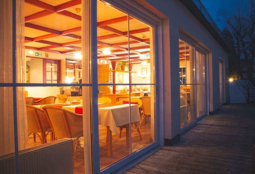 Отель Alpenrose