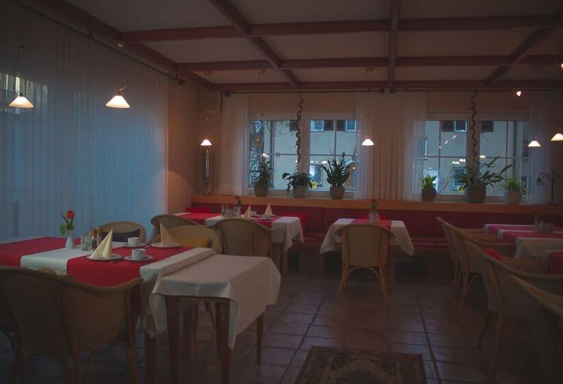 Отель Alpenrose