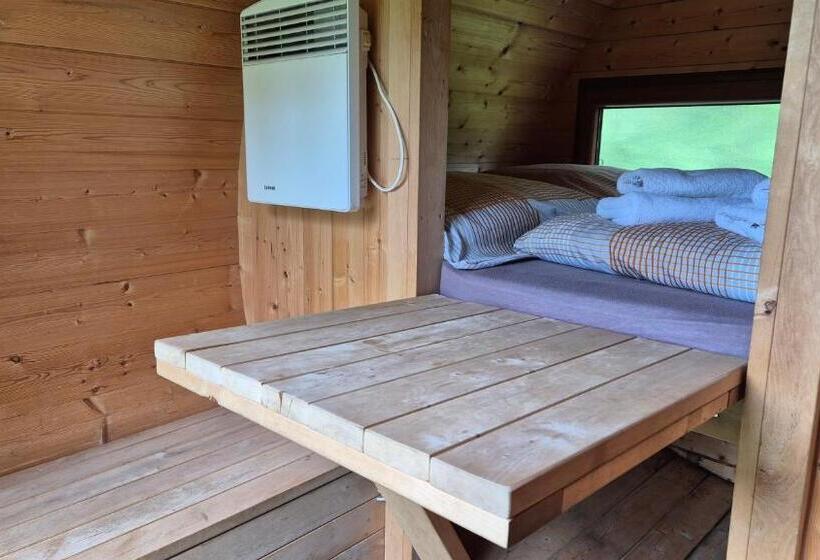 Mini Hotel übernachten Im Gurkenfass