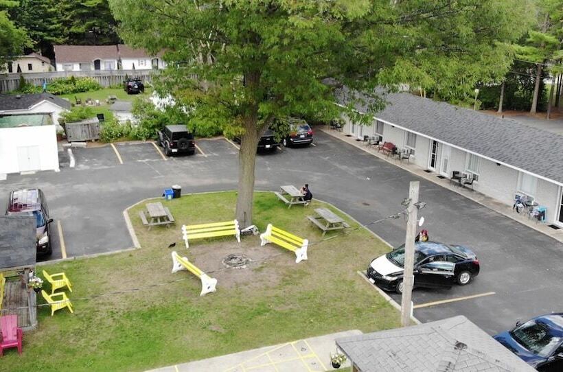 モーテル Wasaga Beach Inn And Cottages