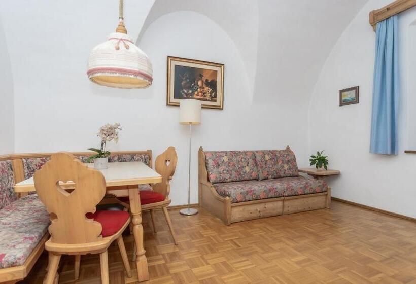 اقامتگاه Appartements Eppanerhof