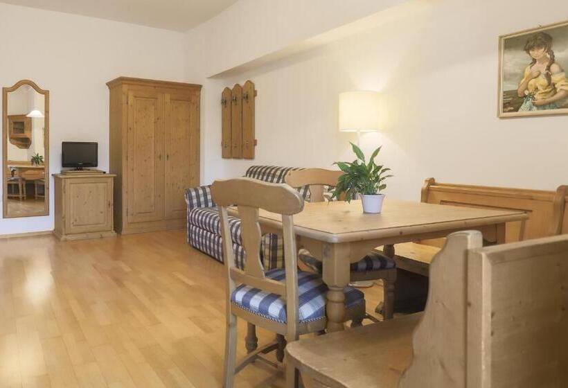 اقامتگاه Appartements Eppanerhof