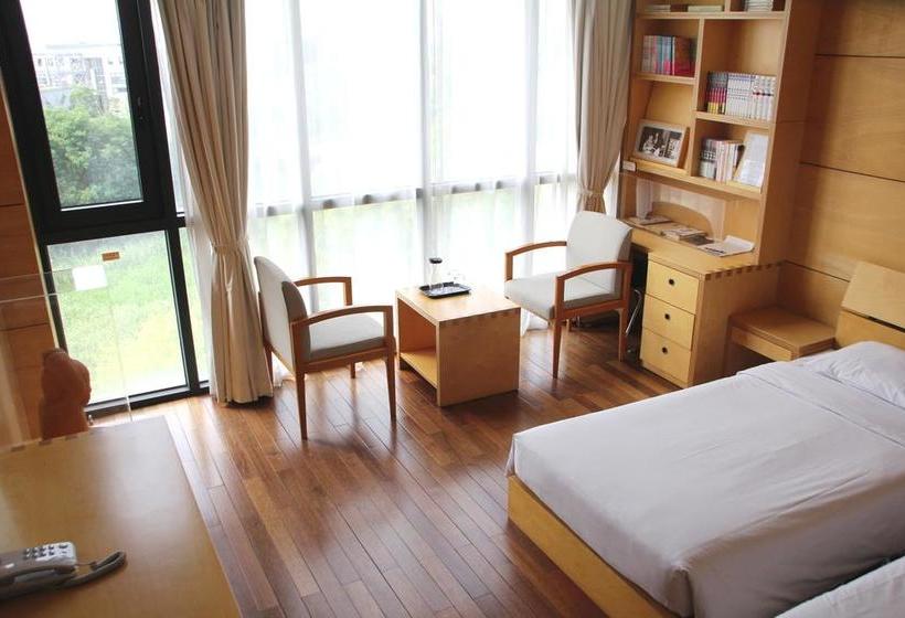 הוסטל Guesthouse Jijihyang