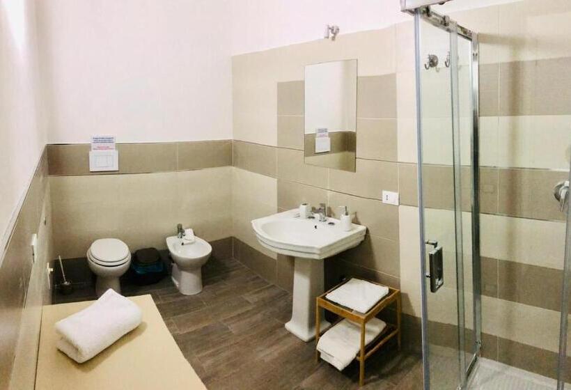 تختخواب و صبحانه La Rocca Scavata